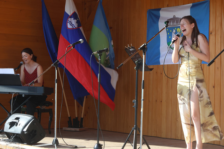Kulturna prireditev Na lepi Menišiji 22 Foto Ljubo Vukelič